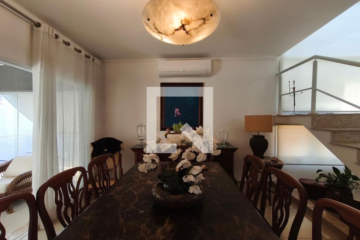Casa à Venda - Swiss Park, 3 Quartos,  217 m2 em , Campinas - sp | SoloBR