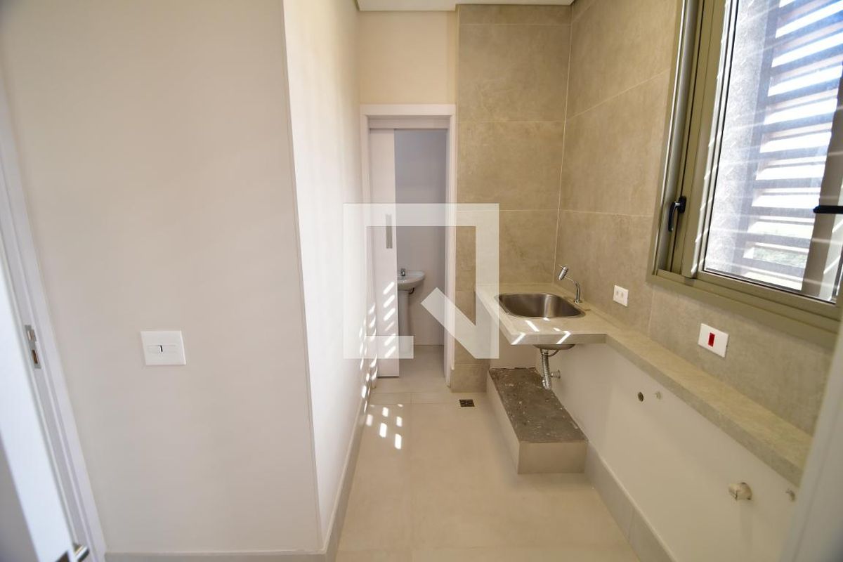 Apartamento à Venda - Cambuí, 3 Quartos,  257 m2 em , Campinas - sp | SoloBR
