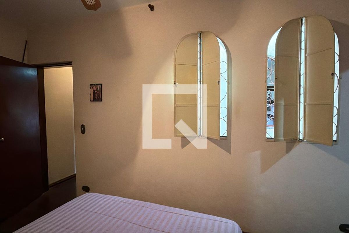 Casa, 5 quartos, 250 m² - Foto 13