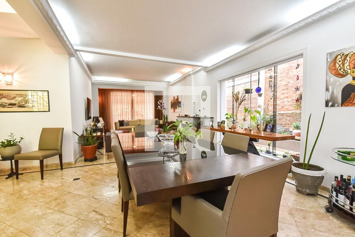 Casa, 3 quartos, 210 m² - Foto 1