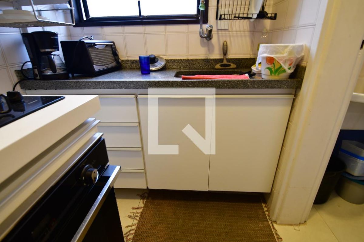 Apartamento à Venda - Cambuí, 1 Quarto,  65 m2 em , Campinas - sp | SoloBR