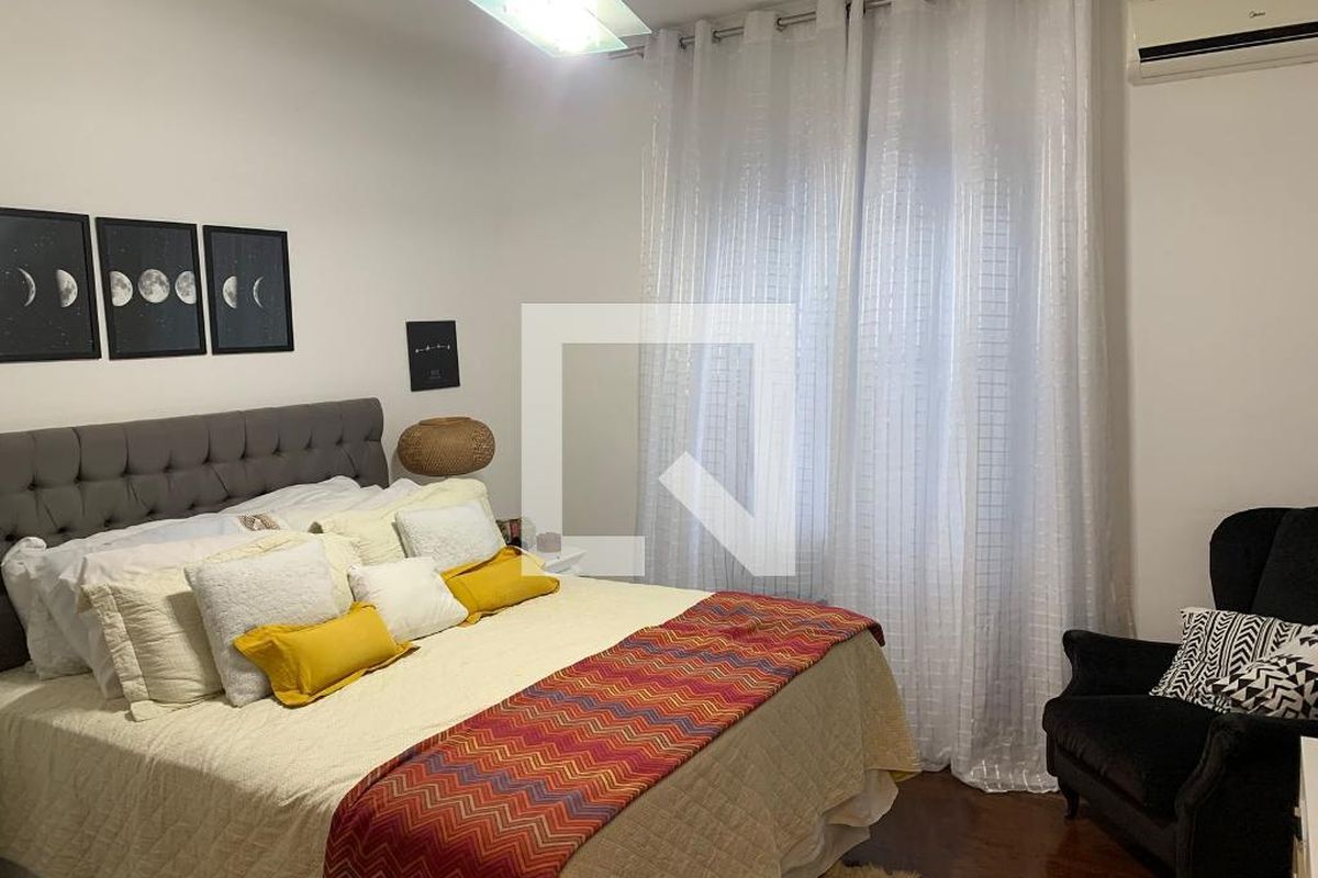 Casa à Venda - Jardim Planalto, 3 Quartos,  300 m2 em , Campinas - sp | SoloBR