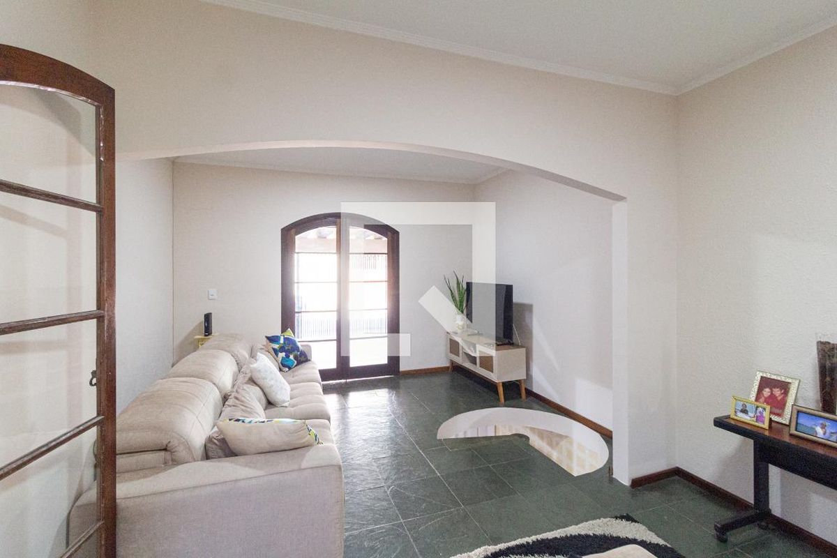 Casa, 3 quartos, 250 m² - Foto 2
