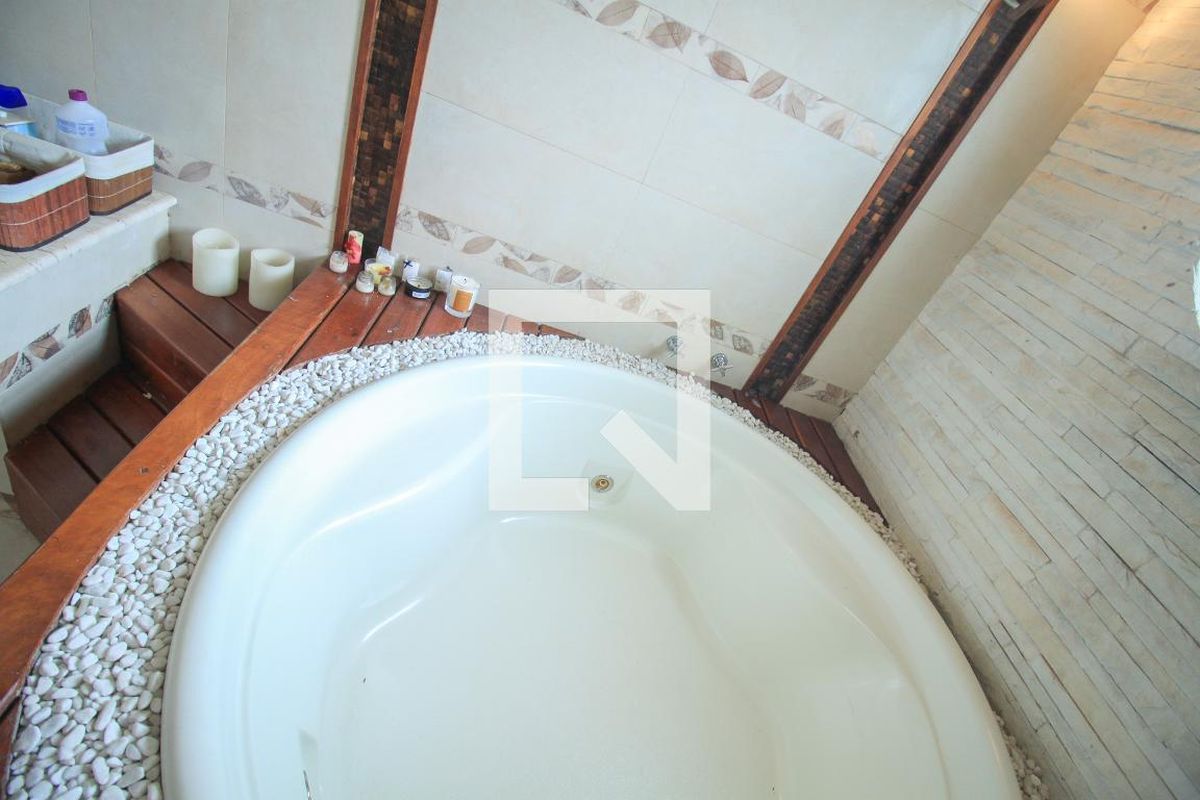 Casa, 4 quartos, 358 m² - Foto 50