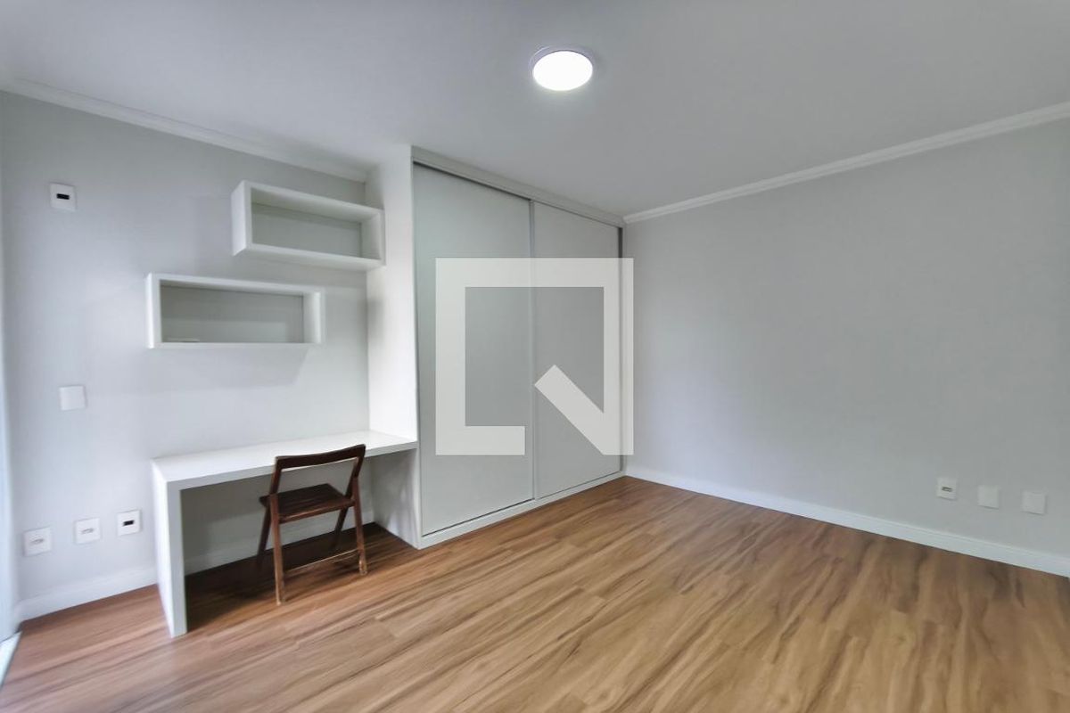 Casa à Venda - Swiss Park, 5 Quartos,  299 m2 em , Campinas - sp | SoloBR