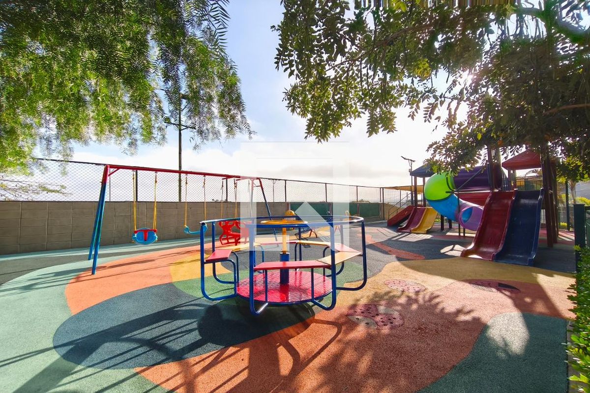 Casa à Venda - Swiss Park, 5 Quartos,  299 m2 em , Campinas - sp | SoloBR