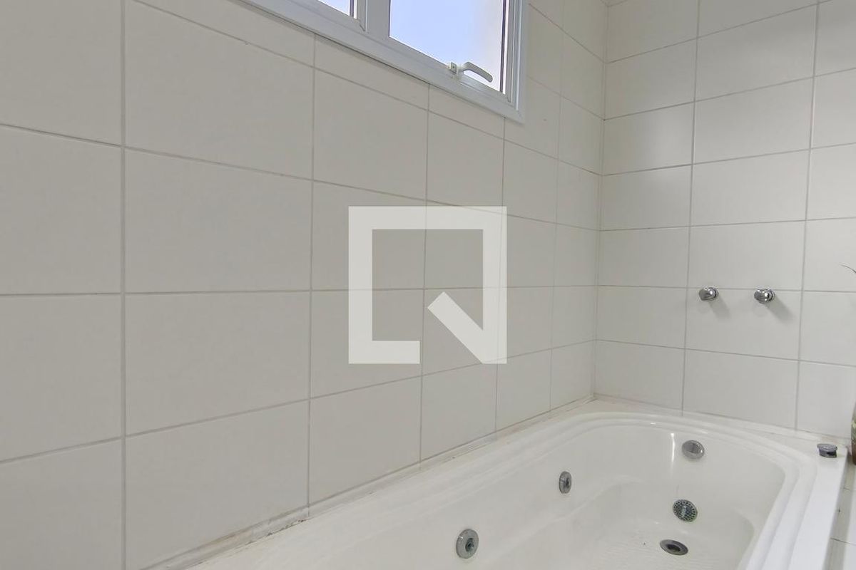 Casa à Venda - Swiss Park, 5 Quartos,  299 m2 em , Campinas - sp | SoloBR