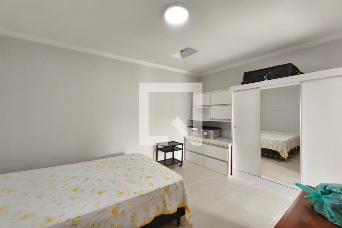 Casa à Venda - Swiss Park, 5 Quartos,  299 m2 em , Campinas - sp | SoloBR