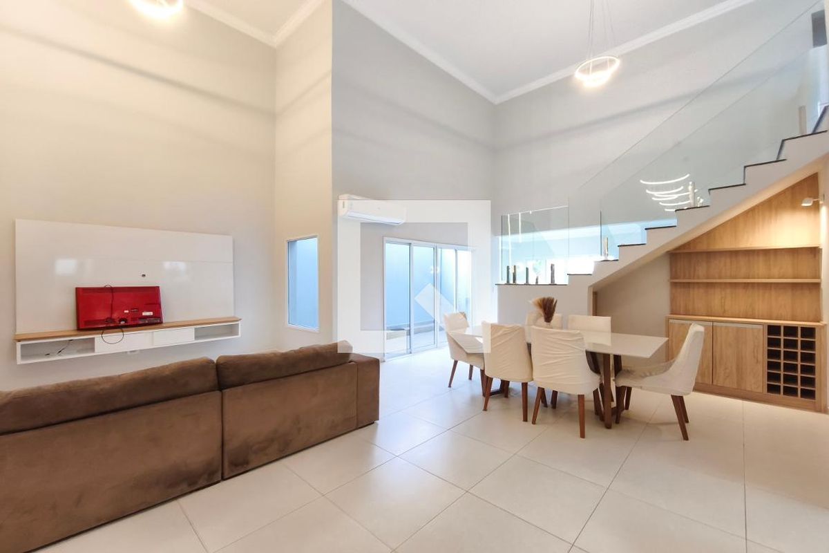 Casa à Venda - Swiss Park, 5 Quartos,  299 m2 em , Campinas - sp | SoloBR
