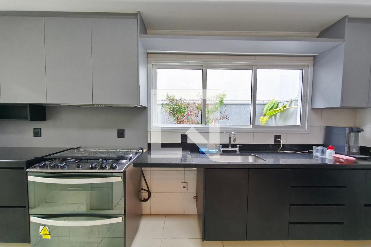 Casa à Venda - Swiss Park, 5 Quartos,  299 m2 em , Campinas - sp | SoloBR