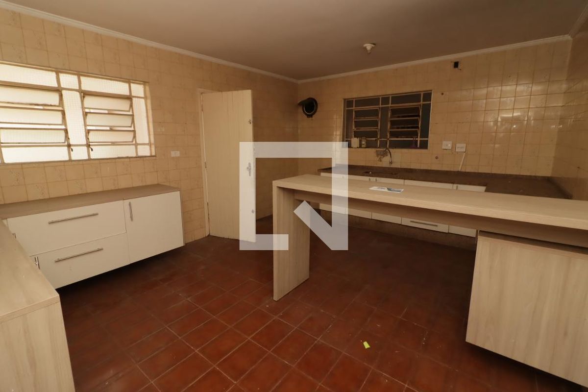 Casa, 3 quartos, 182 m² - Foto 4