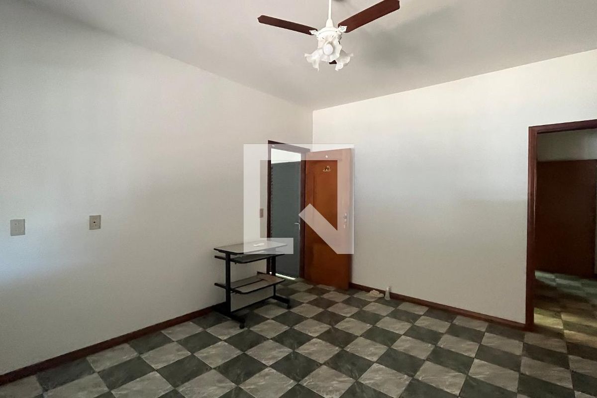 Casa à Venda - Guanabara, 3 Quartos,  260 m2 em , Campinas - sp | SoloBR