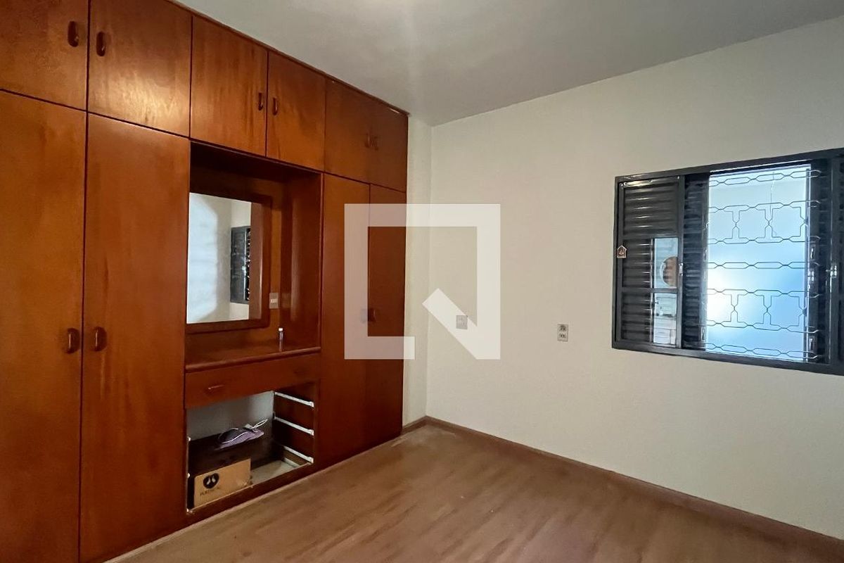 Casa à Venda - Guanabara, 3 Quartos,  260 m2 em , Campinas - sp | SoloBR