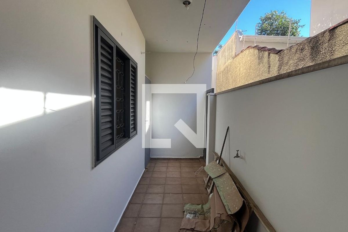 Casa à Venda - Guanabara, 3 Quartos,  260 m2 em , Campinas - sp | SoloBR
