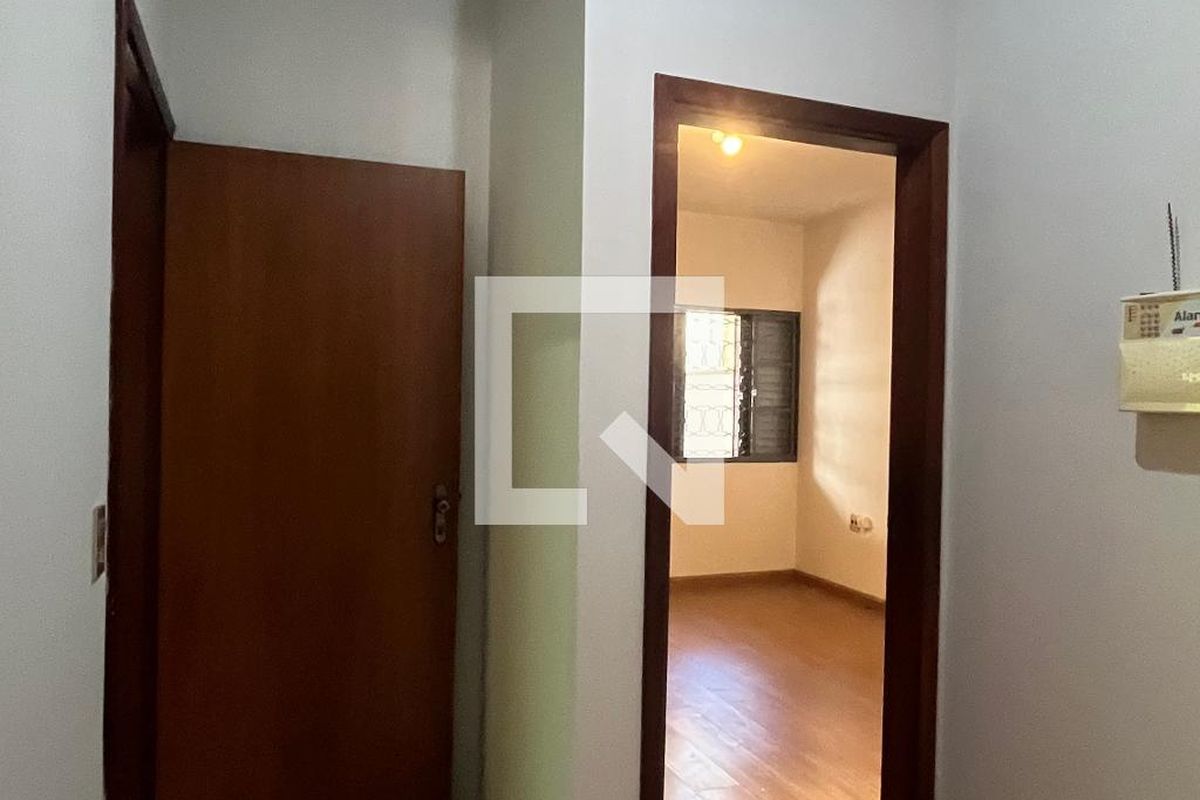 Casa à Venda - Guanabara, 3 Quartos,  260 m2 em , Campinas - sp | SoloBR