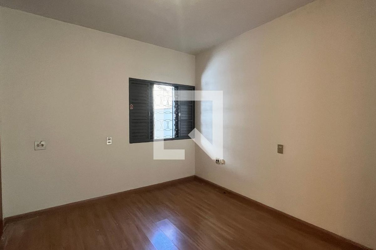 Casa à Venda - Guanabara, 3 Quartos,  260 m2 em , Campinas - sp | SoloBR