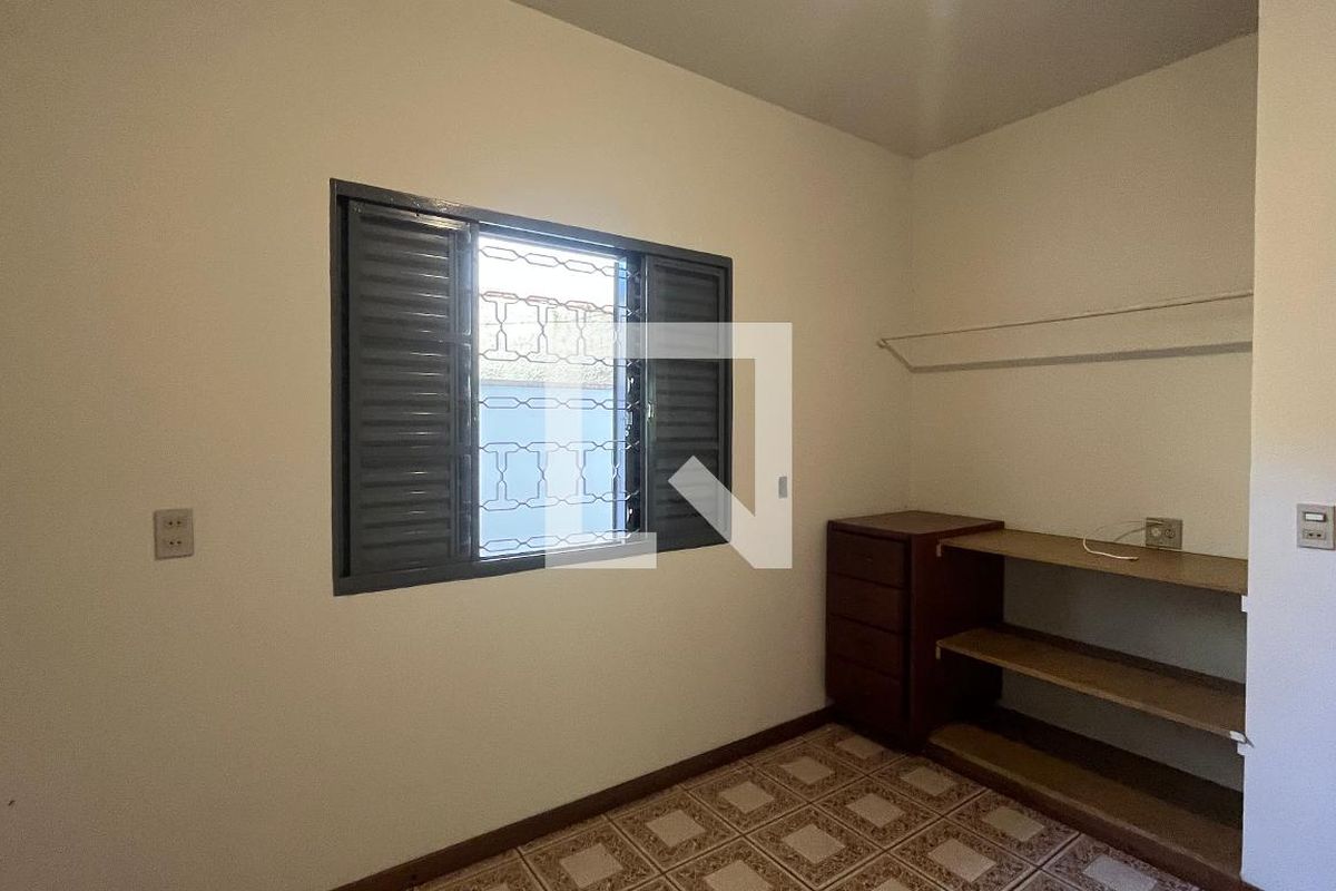 Casa à Venda - Guanabara, 3 Quartos,  260 m2 em , Campinas - sp | SoloBR