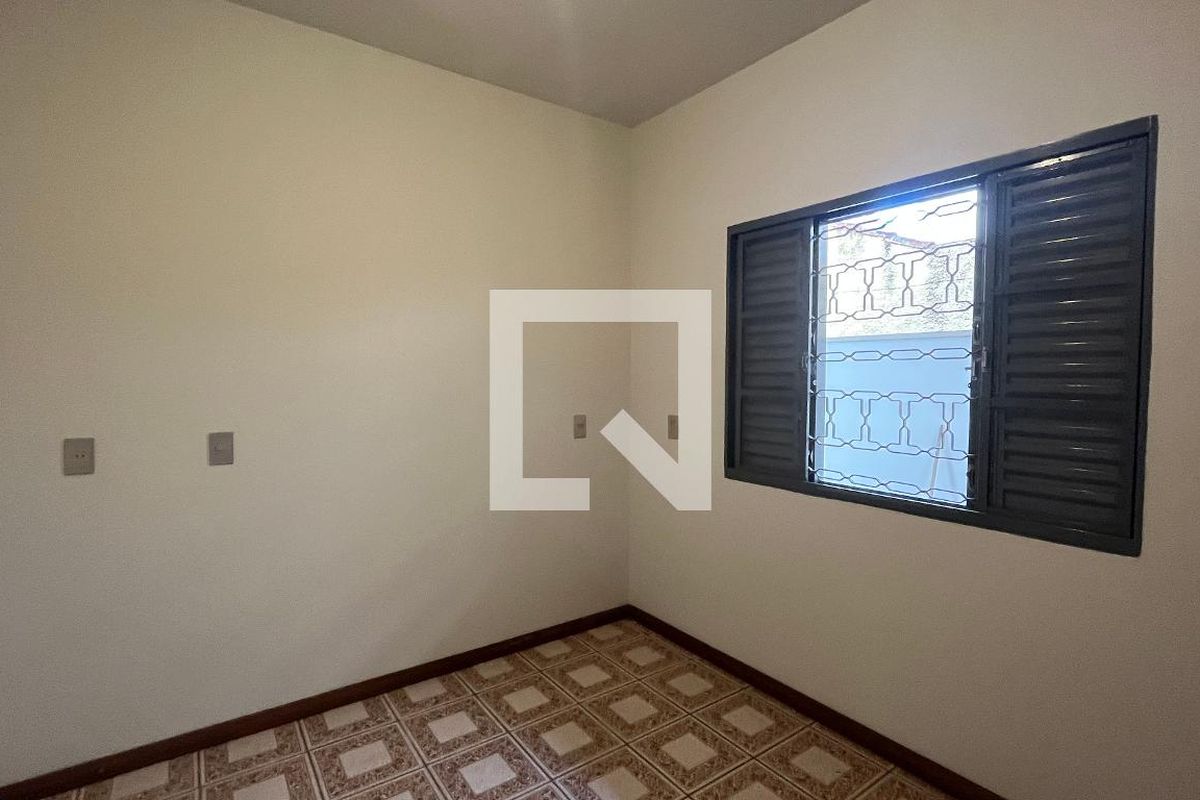 Casa à Venda - Guanabara, 3 Quartos,  260 m2 em , Campinas - sp | SoloBR