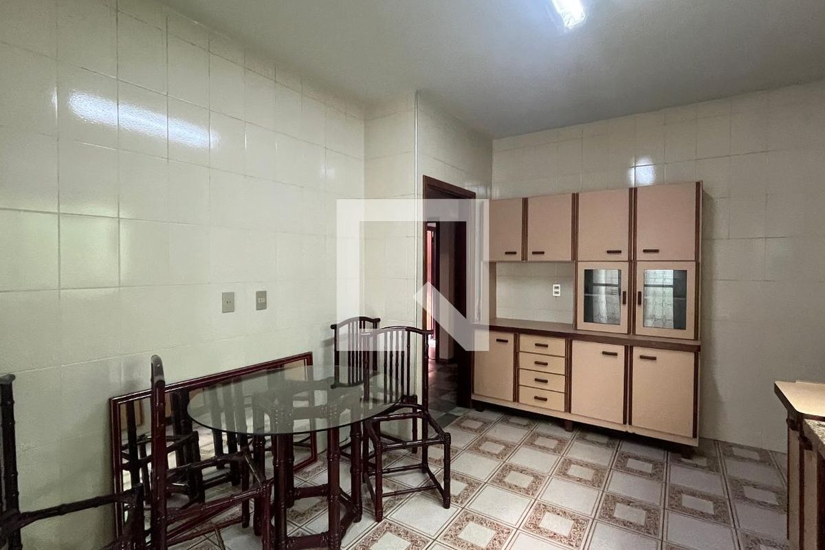 Casa à Venda - Guanabara, 3 Quartos,  260 m2 em , Campinas - sp | SoloBR