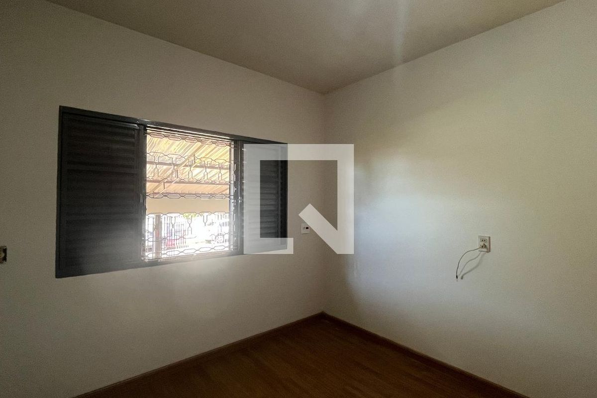 Casa à Venda - Guanabara, 3 Quartos,  260 m2 em , Campinas - sp | SoloBR