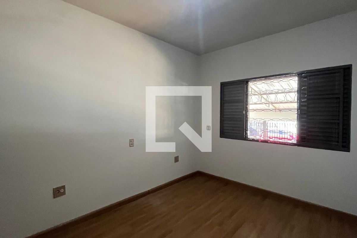 Casa à Venda - Guanabara, 3 Quartos,  260 m2 em , Campinas - sp | SoloBR