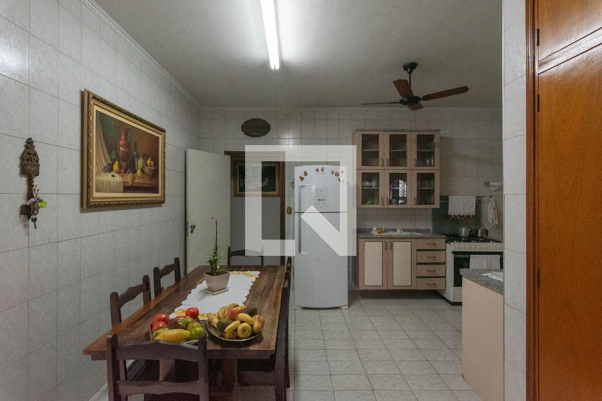 Casa à Venda - Jardim do Lago, 3 Quartos,  280 m2 em , Campinas - sp | SoloBR