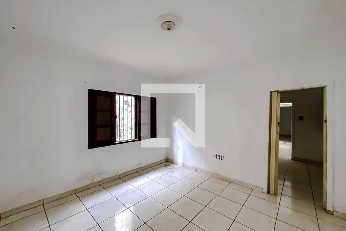 Casa, 2 quartos, 310 m² - Foto 1