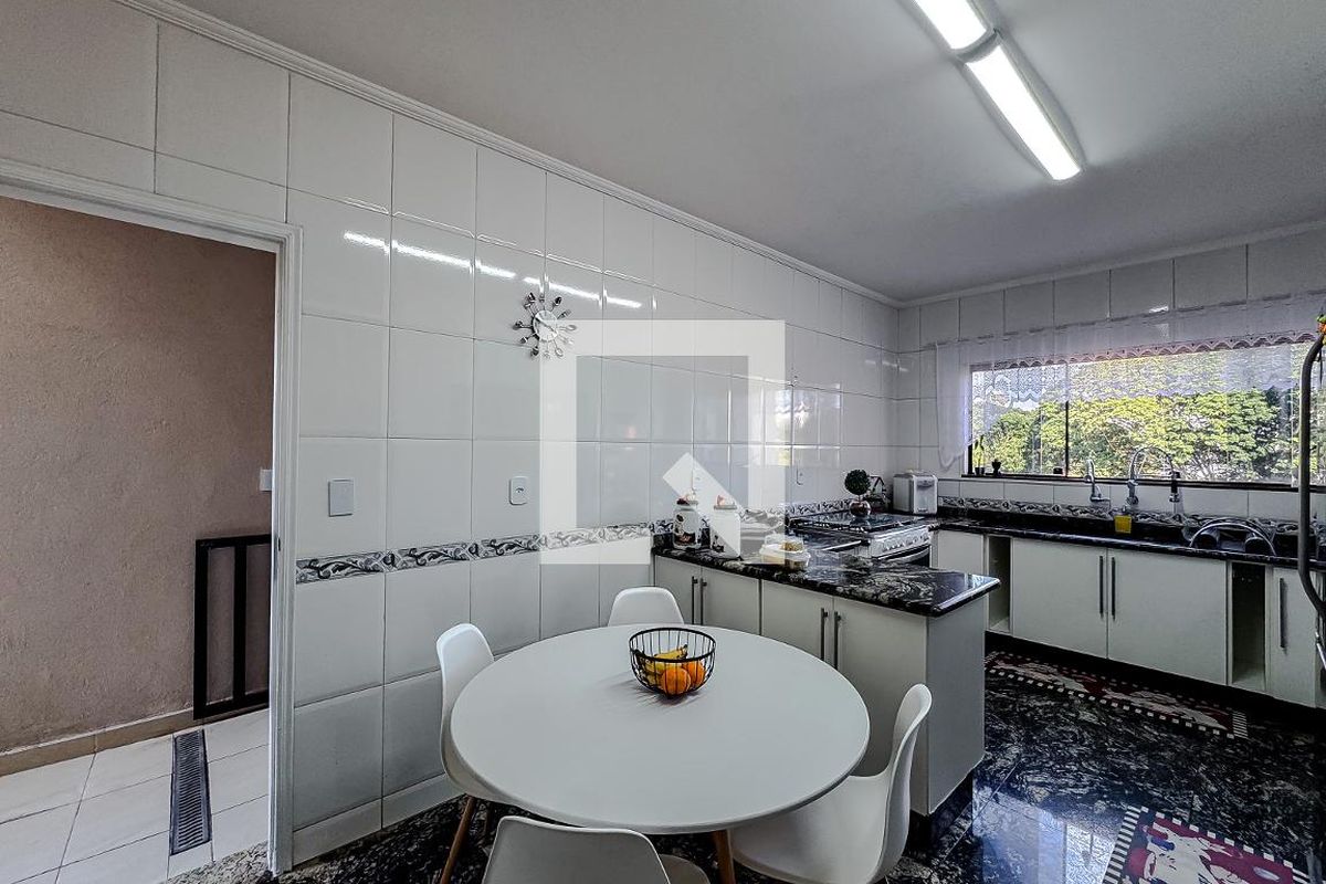 Casa, 4 quartos, 258 m² - Foto 48