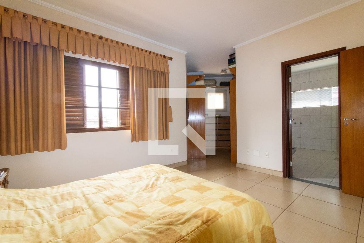 Casa à Venda - Lot. Alphaville Campinas, 3 Quartos,  351 m2 em , Campinas - sp | SoloBR