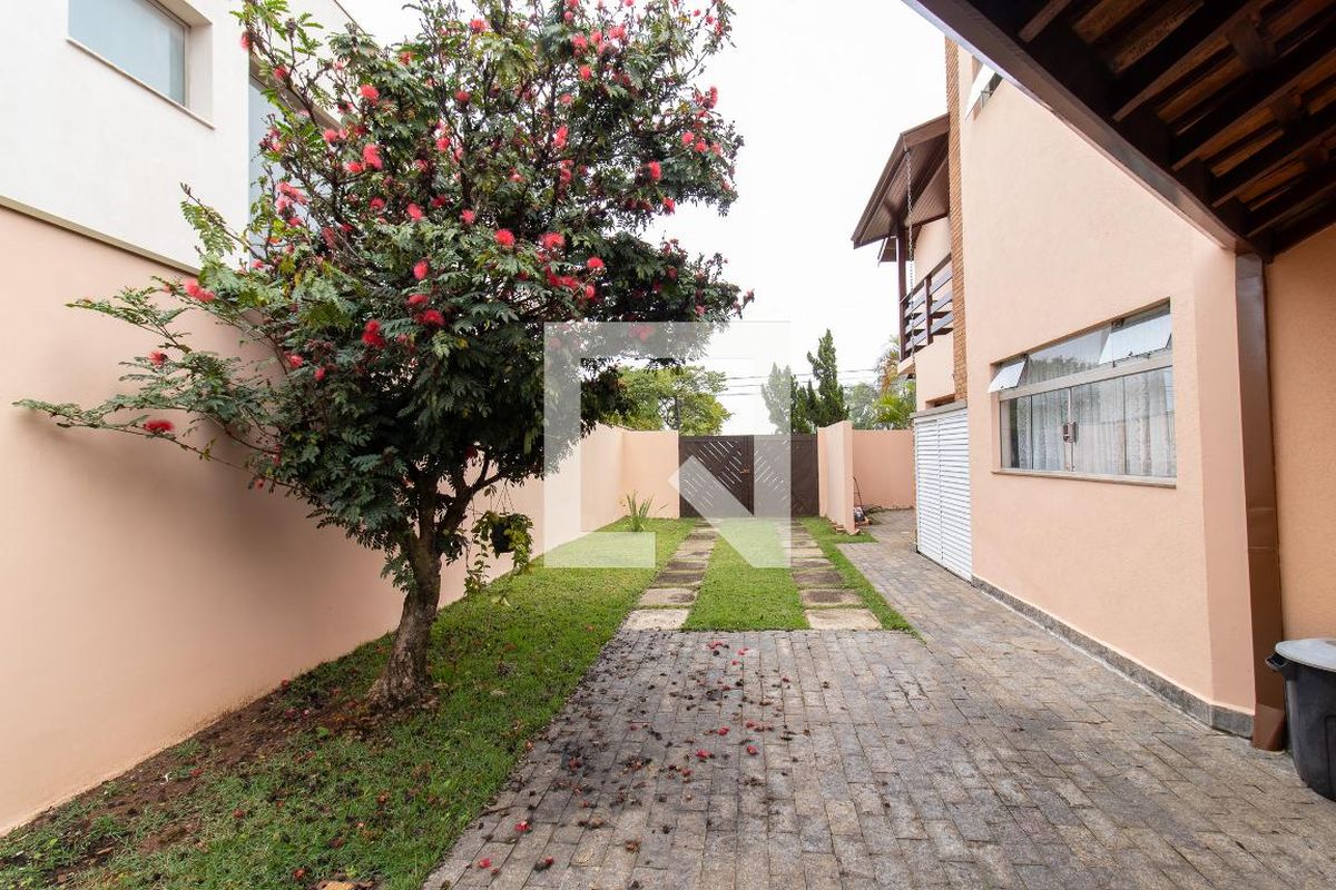 Casa à Venda - Lot. Alphaville Campinas, 3 Quartos,  351 m2 em , Campinas - sp | SoloBR