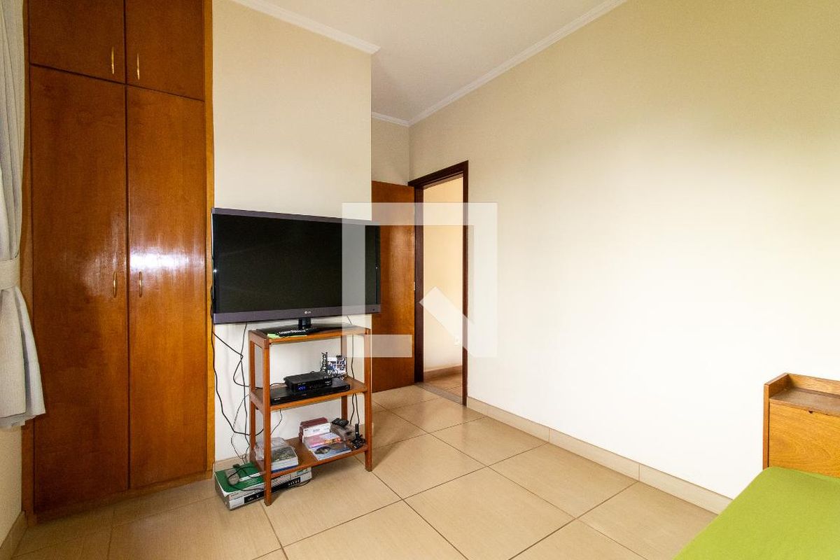 Casa à Venda - Lot. Alphaville Campinas, 3 Quartos,  351 m2 em , Campinas - sp | SoloBR