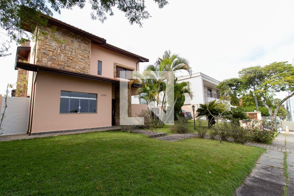 Casa à Venda - Lot. Alphaville Campinas, 3 Quartos,  351 m2 em , Campinas - sp | SoloBR