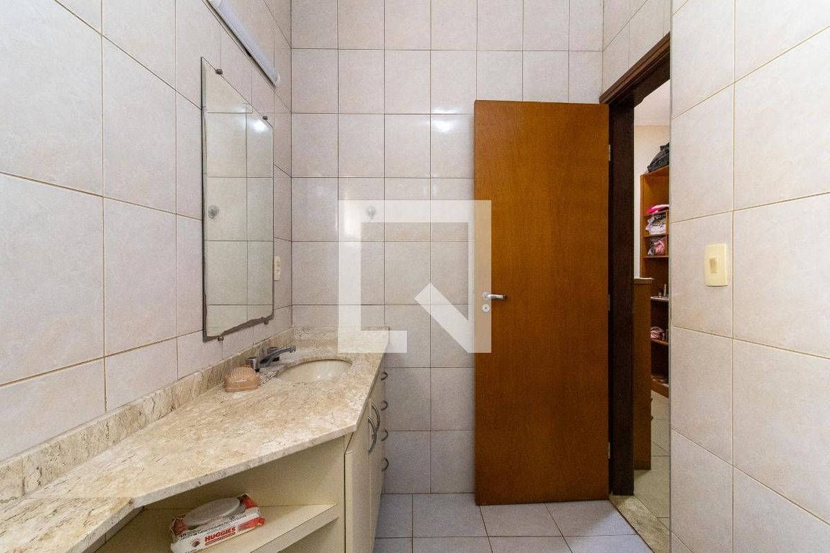Casa à Venda - Lot. Alphaville Campinas, 3 Quartos,  351 m2 em , Campinas - sp | SoloBR