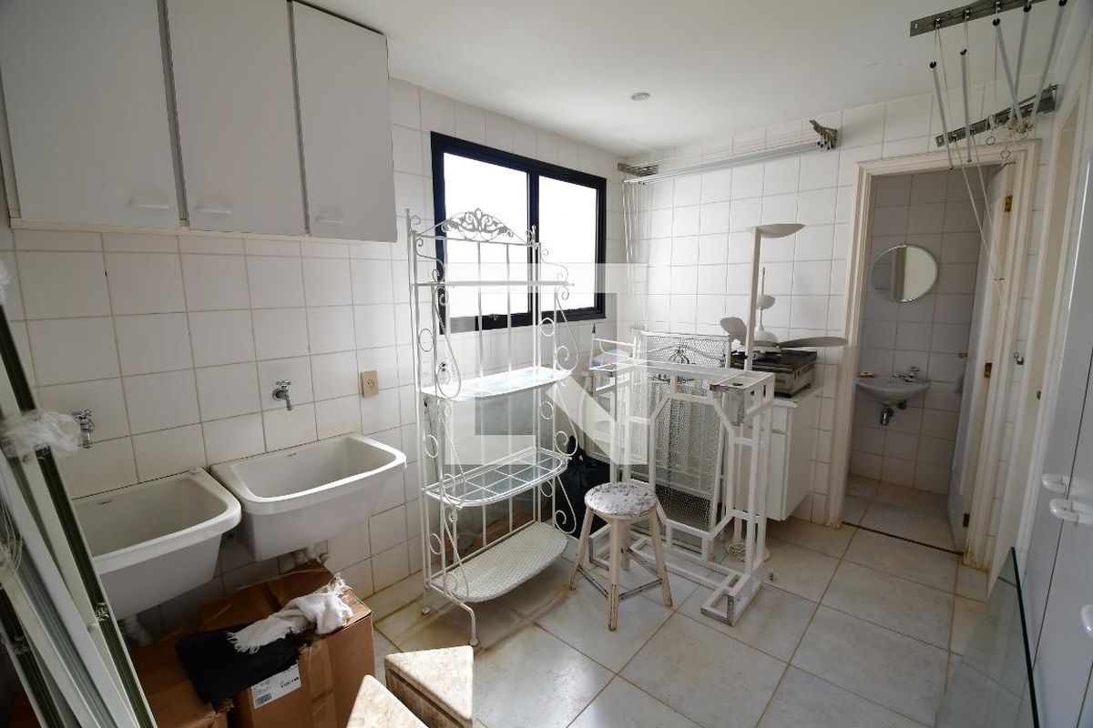 Apartamento à Venda - Cambuí, 3 Quartos,  380 m2 em , Campinas - sp | SoloBR