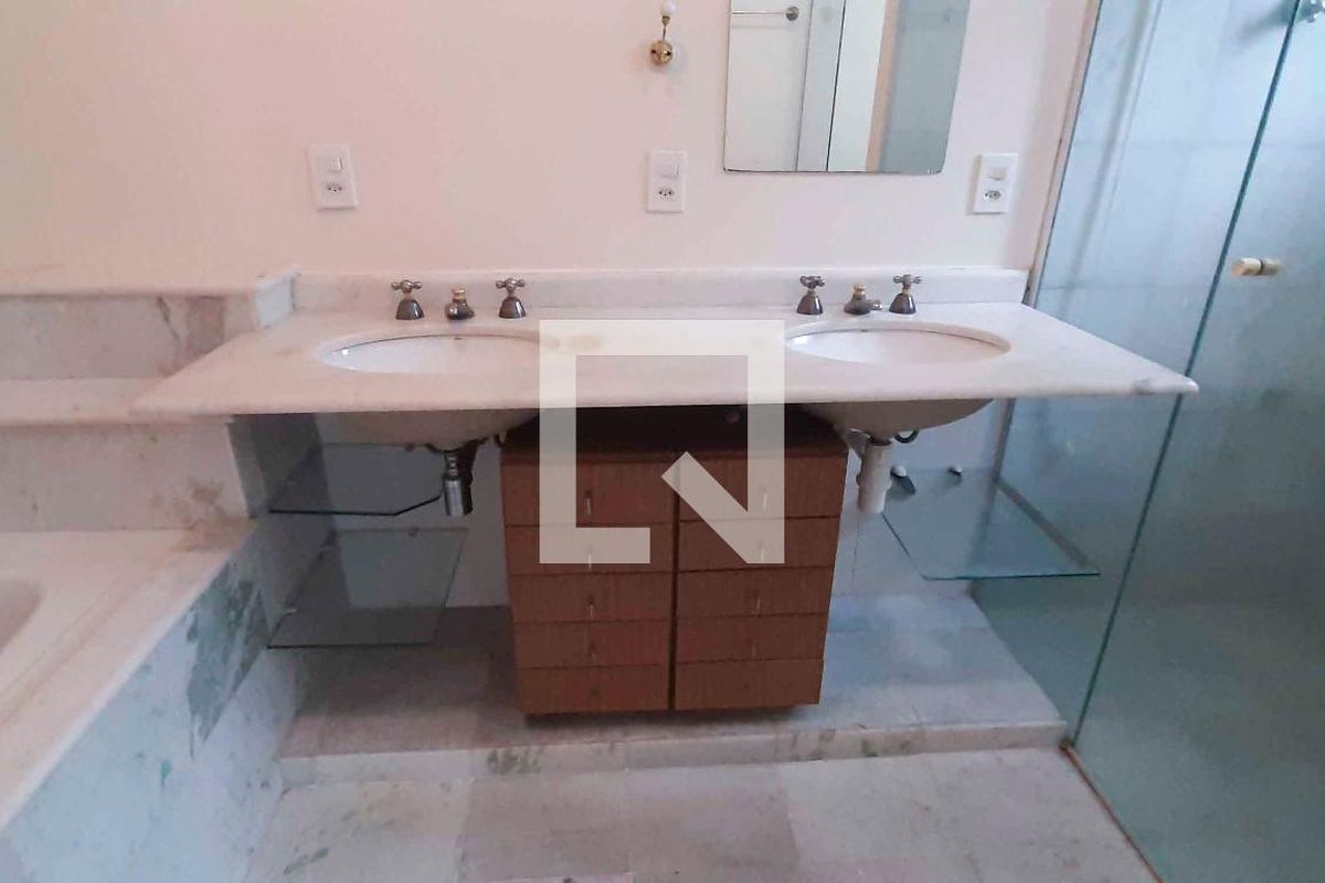 Casa, 4 quartos, 246 m² - Foto 43