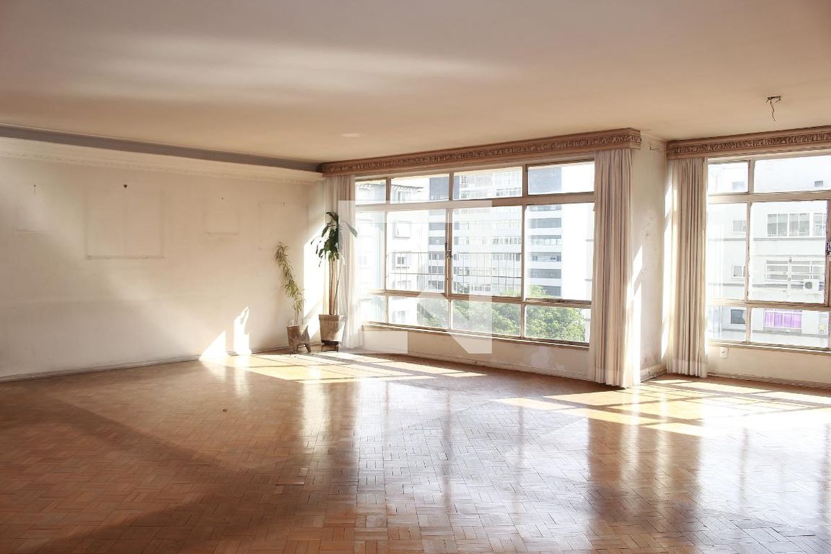 Apartamento, 3 quartos, 220 m² - Foto 1