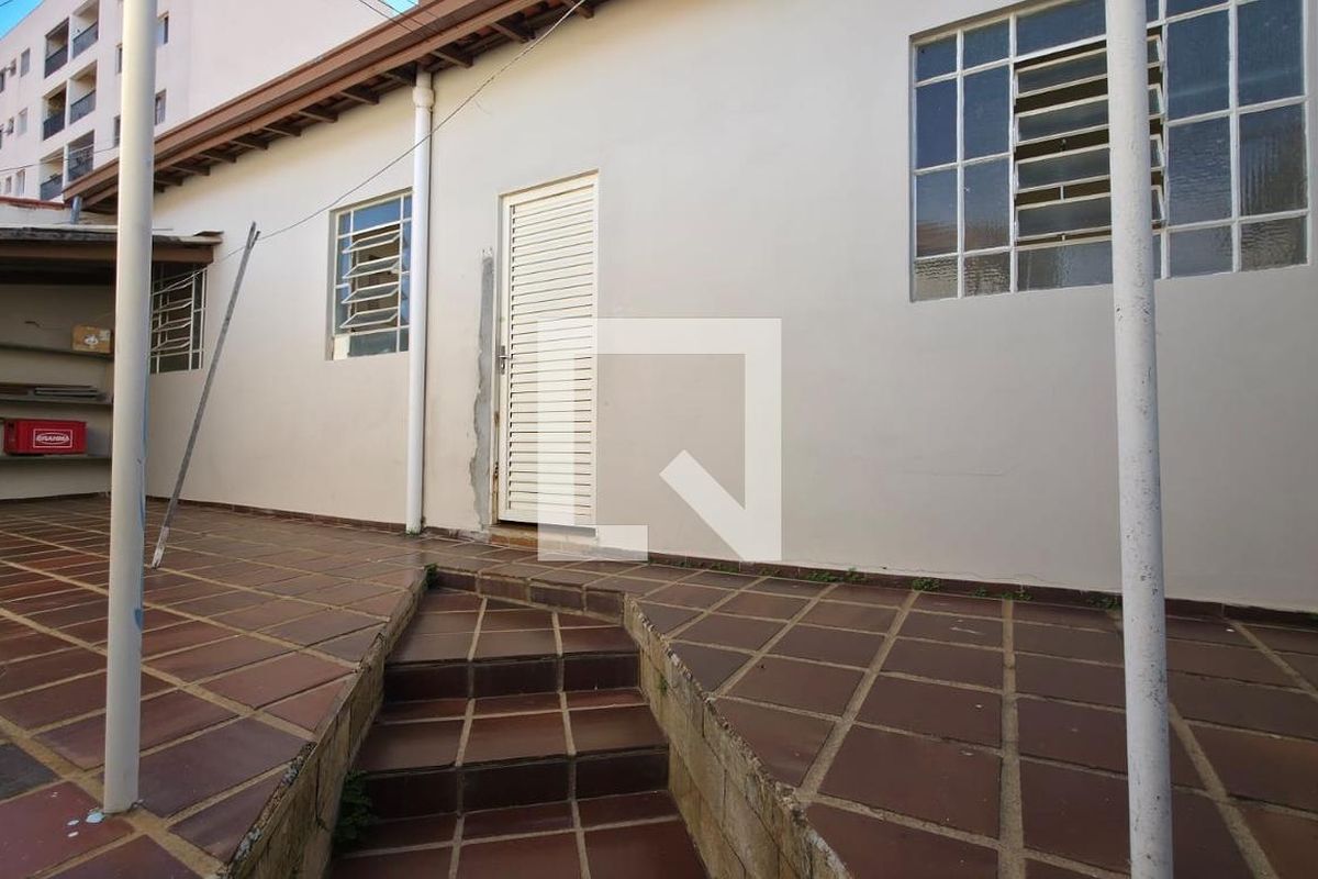 Casa à Venda - Jardim Flamboyant, 3 Quartos,  173 m2 em , Campinas - sp | SoloBR