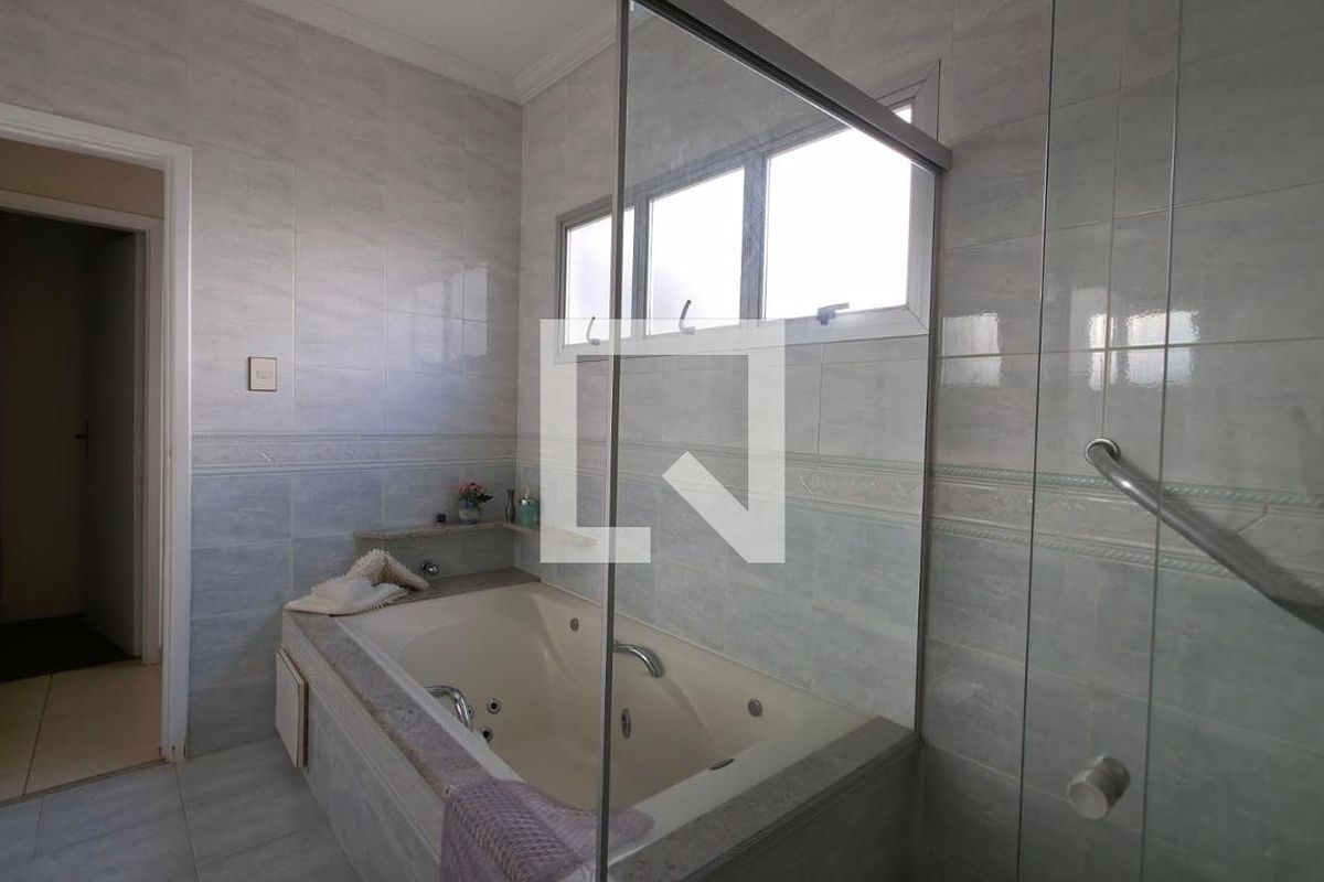 Casa à Venda - Jardim Flamboyant, 3 Quartos,  173 m2 em , Campinas - sp | SoloBR