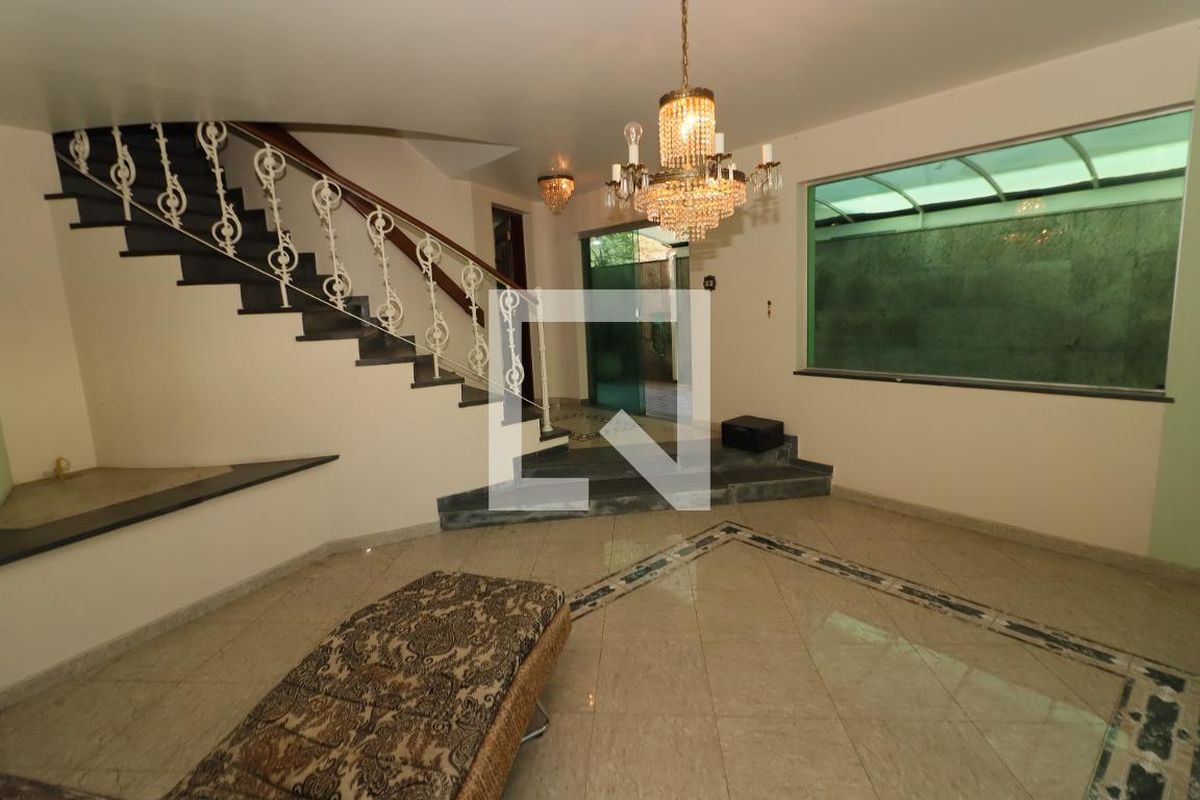 Casa, 3 quartos, 300 m² - Foto 1