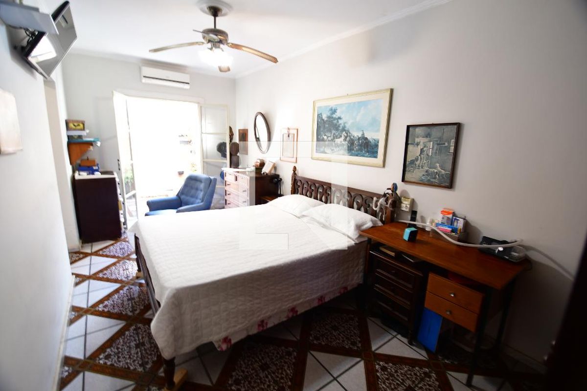 Casa à Venda - Jardim Flamboyant, 3 Quartos,  202 m2 em , Campinas - sp | SoloBR
