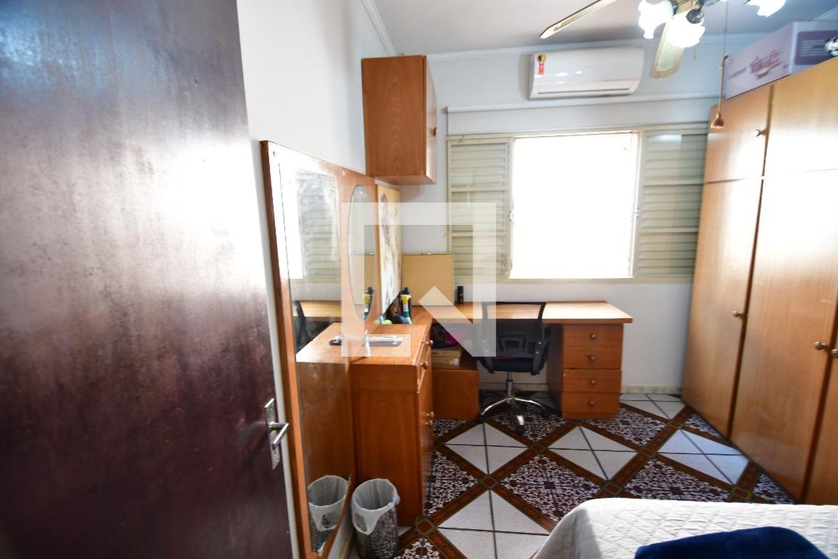 Casa à Venda - Jardim Flamboyant, 3 Quartos,  202 m2 em , Campinas - sp | SoloBR