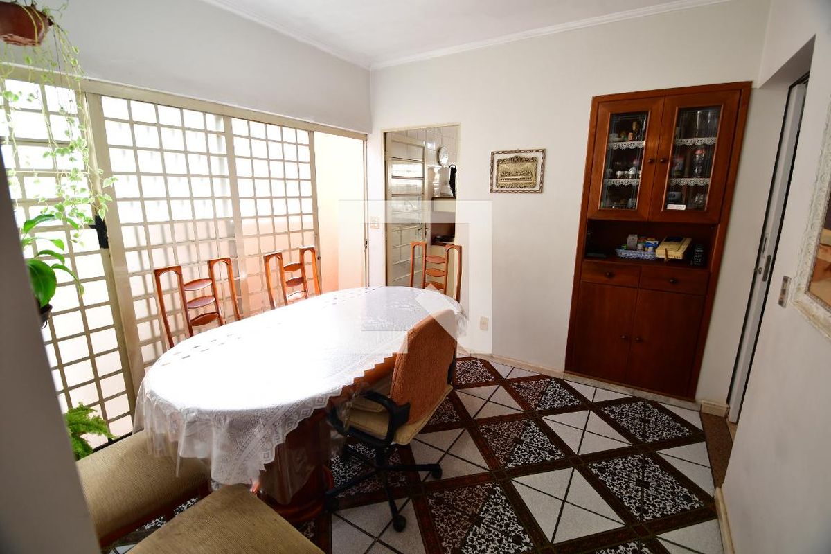 Casa à Venda - Jardim Flamboyant, 3 Quartos,  202 m2 em , Campinas - sp | SoloBR
