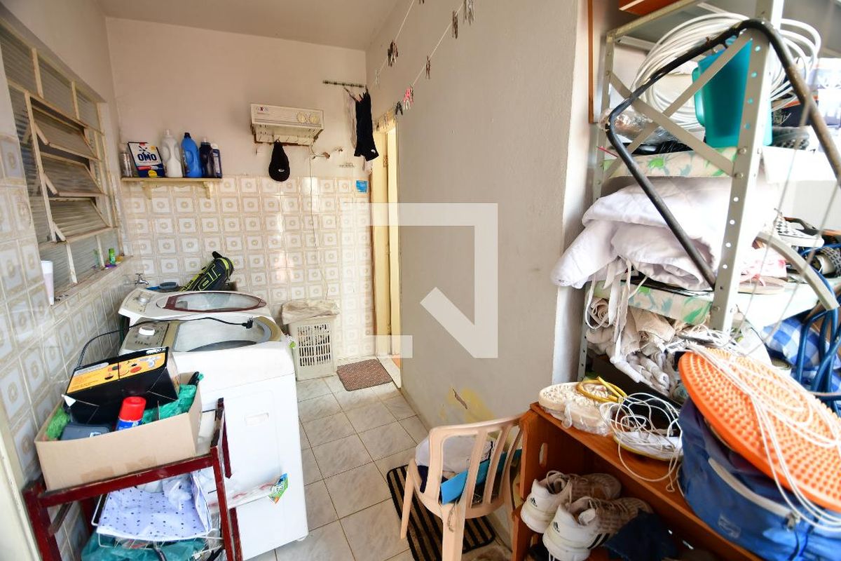 Casa à Venda - Jardim Flamboyant, 3 Quartos,  202 m2 em , Campinas - sp | SoloBR