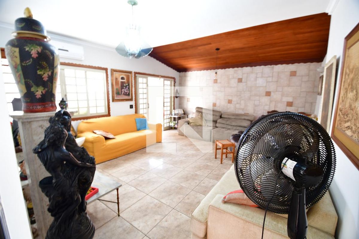 Casa à Venda - Jardim Flamboyant, 3 Quartos,  202 m2 em , Campinas - sp | SoloBR