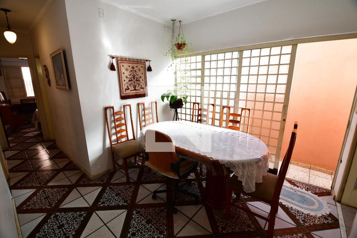 Casa à Venda - Jardim Flamboyant, 3 Quartos,  202 m2 em , Campinas - sp | SoloBR