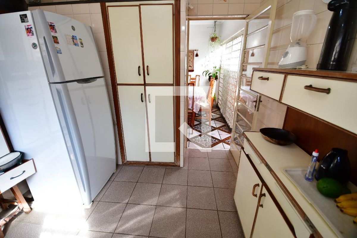 Casa à Venda - Jardim Flamboyant, 3 Quartos,  202 m2 em , Campinas - sp | SoloBR