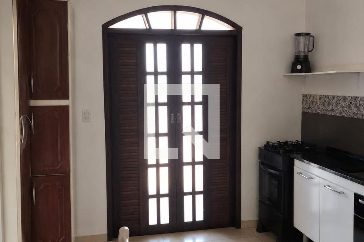 Casa, 6 quartos, 236 m² - Foto 3