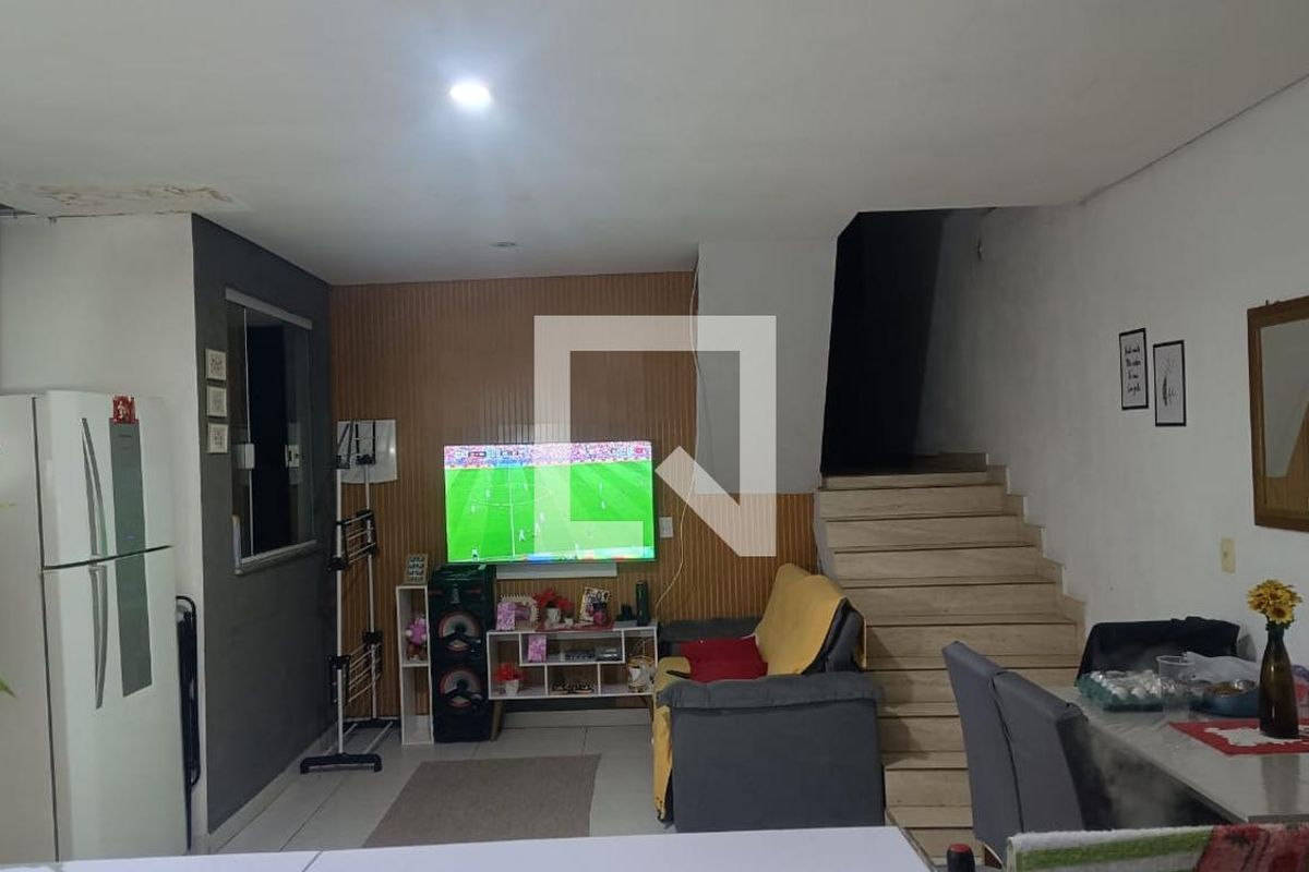 Casa, 6 quartos, 236 m² - Foto 1