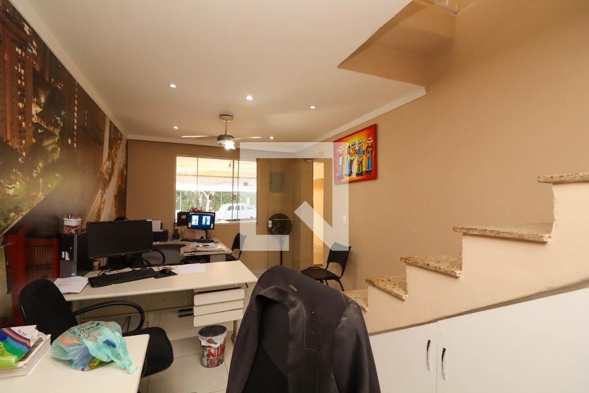 Casa, 4 quartos, 260 m² - Foto 4
