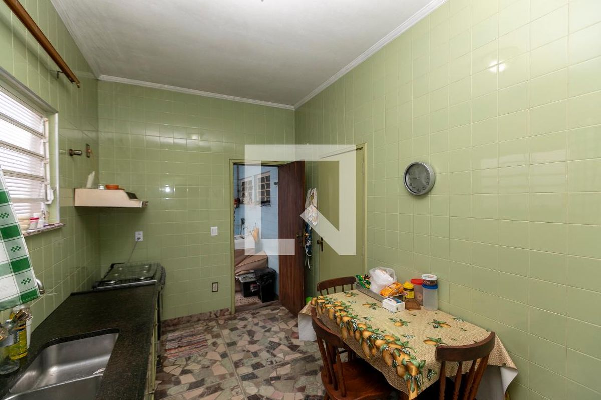 Casa à Venda - Taquaral, 4 Quartos,  200 m2 em , Campinas - sp | SoloBR
